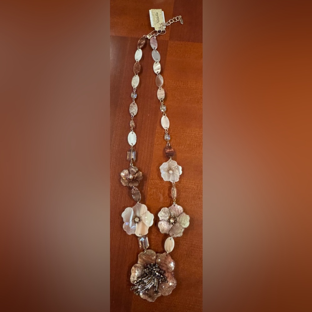 Beautiful flowers design long necklace. Brand new with tags. - Picture 7 of 8